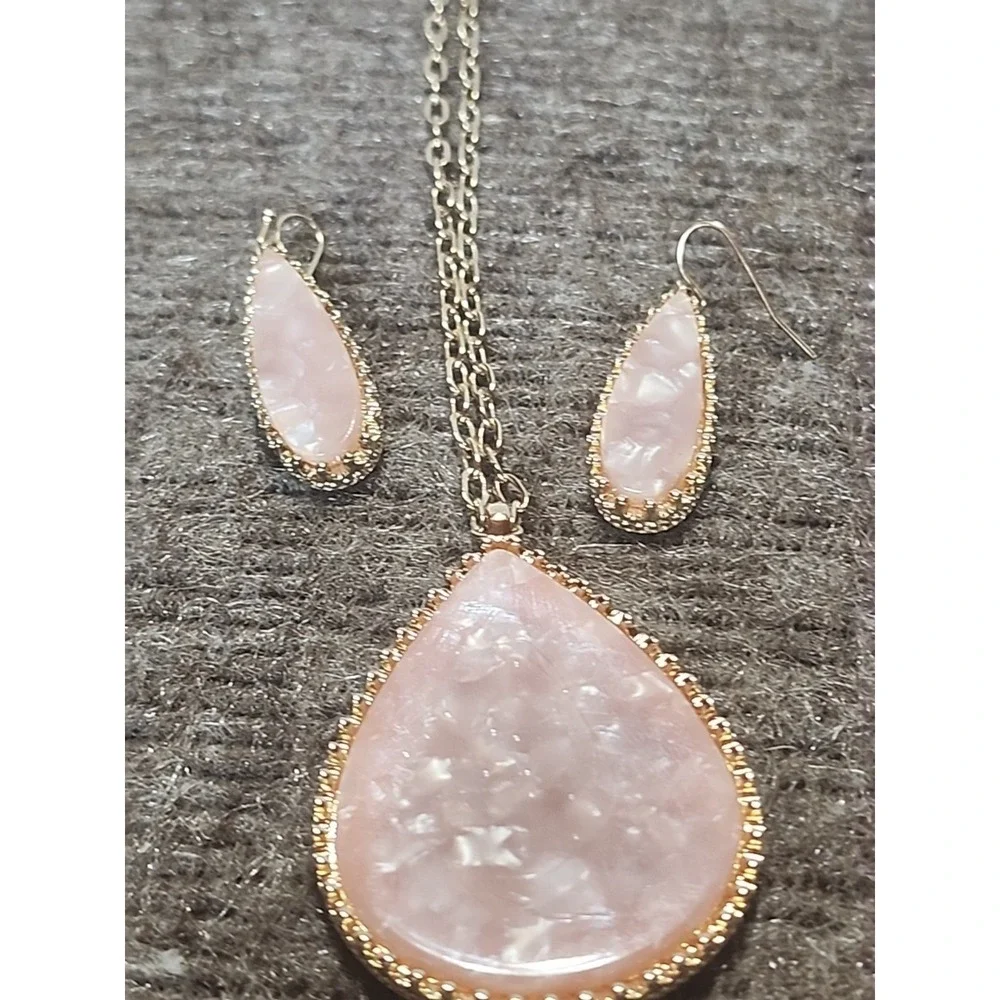 pink teardrop necklace and Dangle earrings Can Hook For Any Length